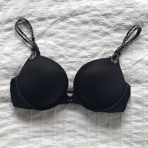 Black 32C Victoria’s Secret Bra w/ leopard straps